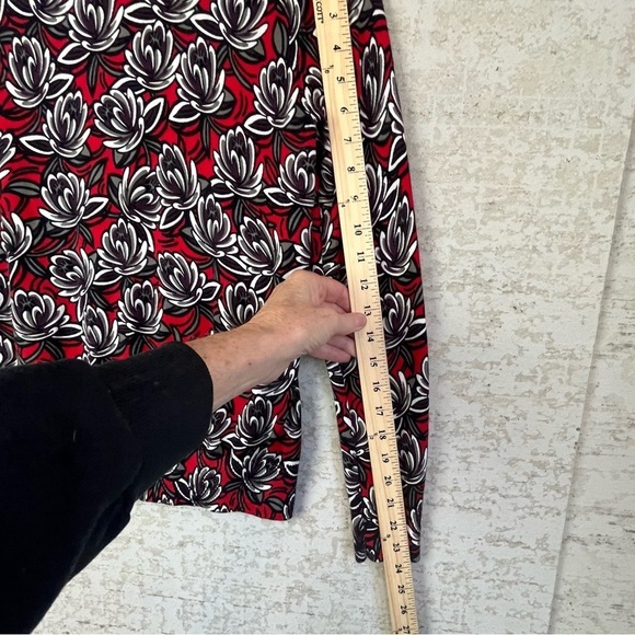 LOFT Burgundy Red Floral Ribbed Knit Sweater Cardigan Sz S Button Career Church - Picture 13 of 14